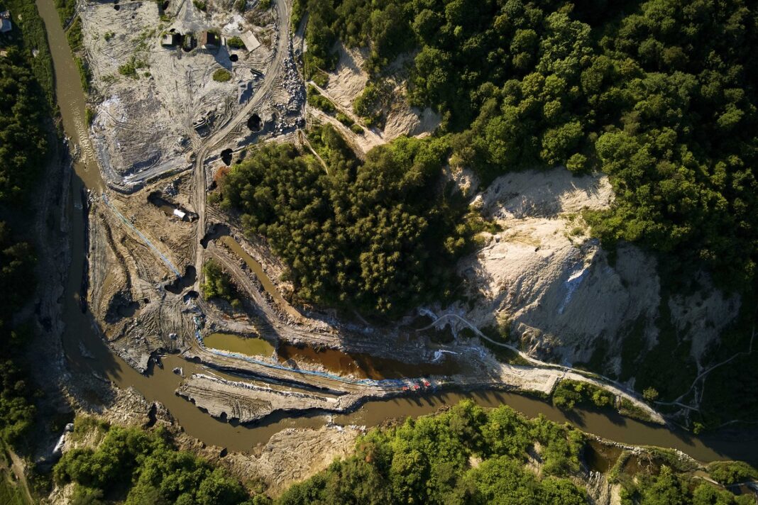 Starea de alertă, menţinută la Praid până pe 8 mai / Acces interzis în Canionul de sare