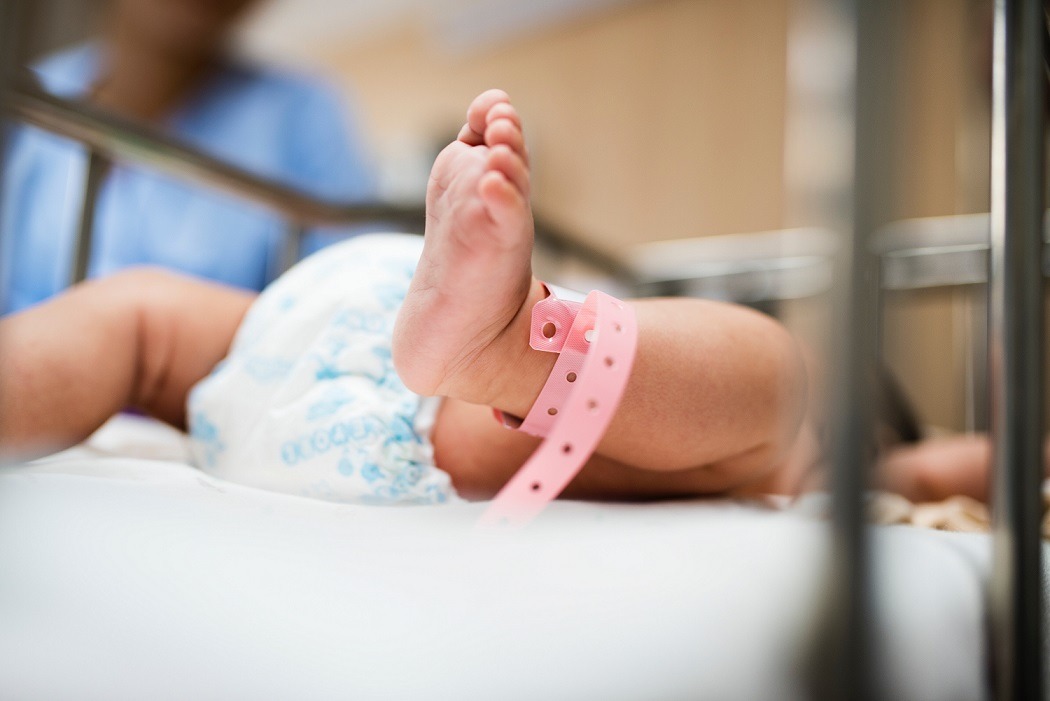 STUDIU: Căldura extremă este asociată cu greutatea scăzută la naştere / Asta duce la mortalitate neonatală şi la probleme de sănătate pe termen lung