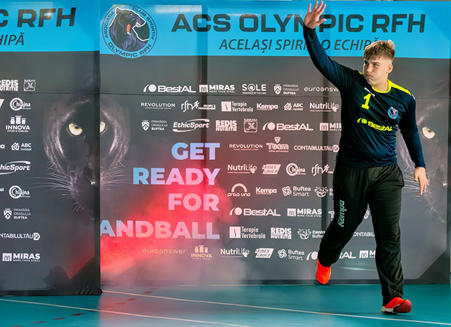 #superstories. Business sportiv. Pariul ZF pe viitorii campioni. Gabriel Niculae, 16 ani, handbal: Sportul înseamnă reguli, disciplină şi ambiţia de a deveni mai bun, prin antrenamente şi competiţii, iar aceste aspecte te pregătesc pentru a reuşi în viaţă