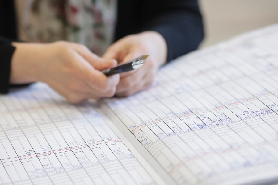 Titularizarea în România: sistem vechi la vremuri noi. Doi profesori spun cum s-ar putea testa în mod real competențele profesorilor