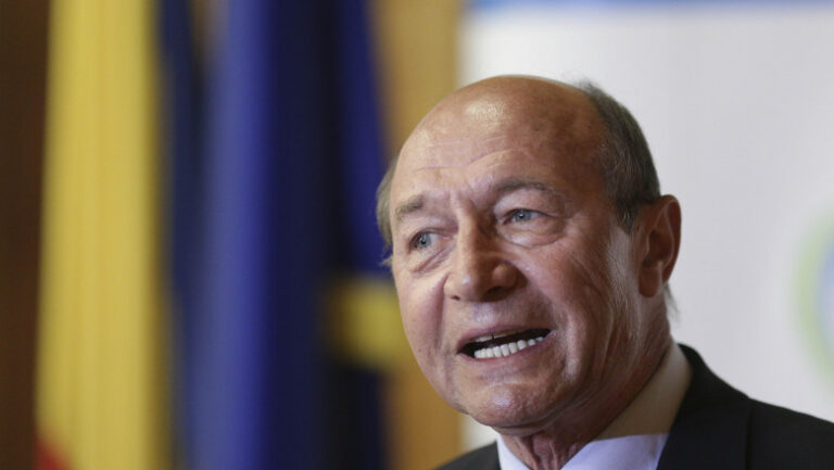 Trăian Băsescu despre prețul carburantului: Marea problemă este să ai combustibil