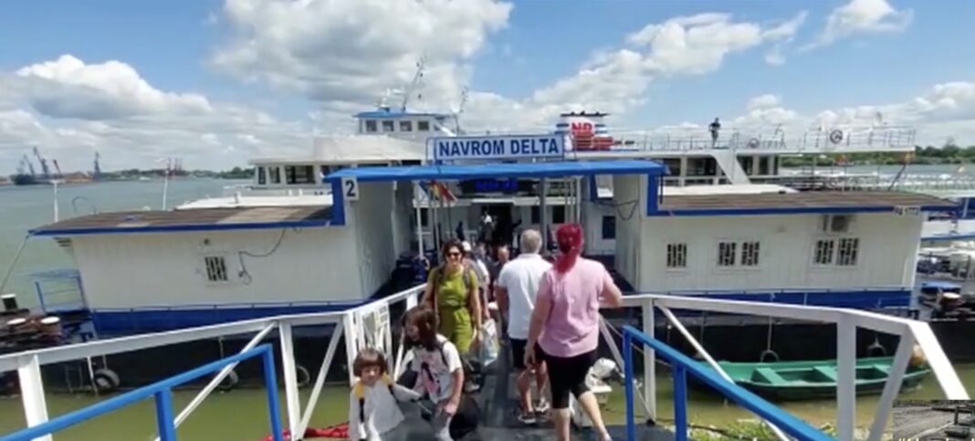 Transportul pe Dunăre cu bacul Navrom între satul IC Brătianu din judeţul Tulcea şi municipiul Galaţi  va fi limitat