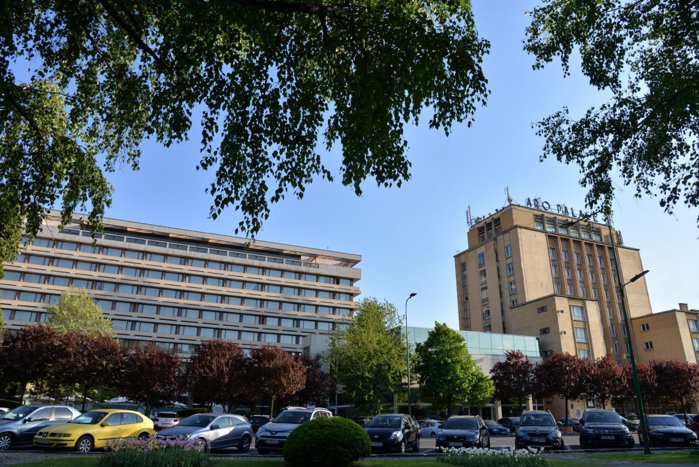 Tranzacţii pe piaţa hotelieră: Winners First a vândut 10% din Aro Palace pentru 16 milioane de lei, iar apoi Transilvania Investments şi Turism Felix au vândut 69% din Turism Lotus
