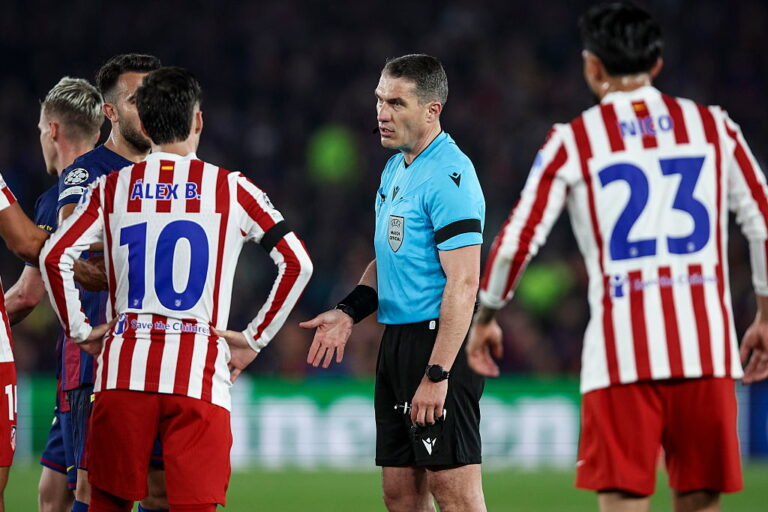 „Trebuia eliminat!” Kovacs își schimbă decizia după VAR și primește verdict clar în Barcelona – Atletico Madrid
