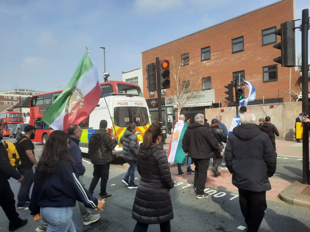 Trei noi arestări în cazul atacului antisemit asupra unor ambulanțe de la Londra