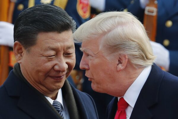 Trump ameninţă China cu tarife vamale de 50% dacă oferă ajutor militar Iranului
