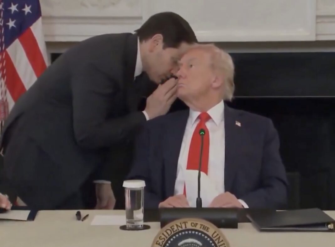 Trump critică NATO, pe Macron şi pe Starmer la un prânz de Paşte organizat la Casa Albă / ”NATO nu va fi acolo dacă va avea vreodată loc ‘ăla mare’. Ştiţi ce vreau să spun prin ‘ăla mare’, nu-i aşa”