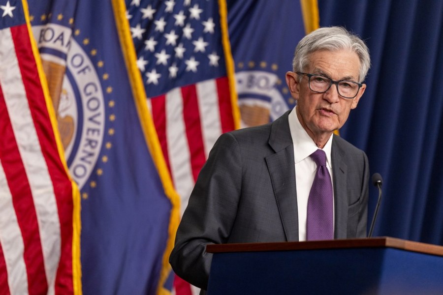 Trump l-a amenințat din nou cu demiterea pe preşedintele Rezervei Federale