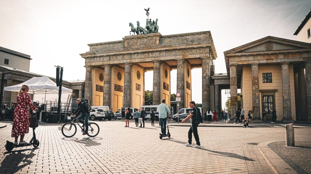 Turiştii din Berlin ar putea primi recompense pentru colectarea deşeurilor