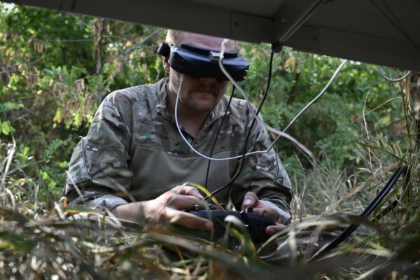 Ucraina introduce controlul de la distanță al dronelor de interceptare / Dronele pot fi controlate de la mii de kilometri depărtare