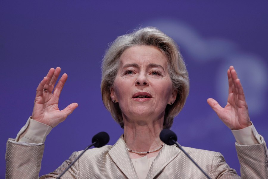 UE lansează aplicația de verificare a vârstei pentru protecția minorilor pe Internet. Ursula von der Leyen: „Unul din șase copii este hărțuit online”