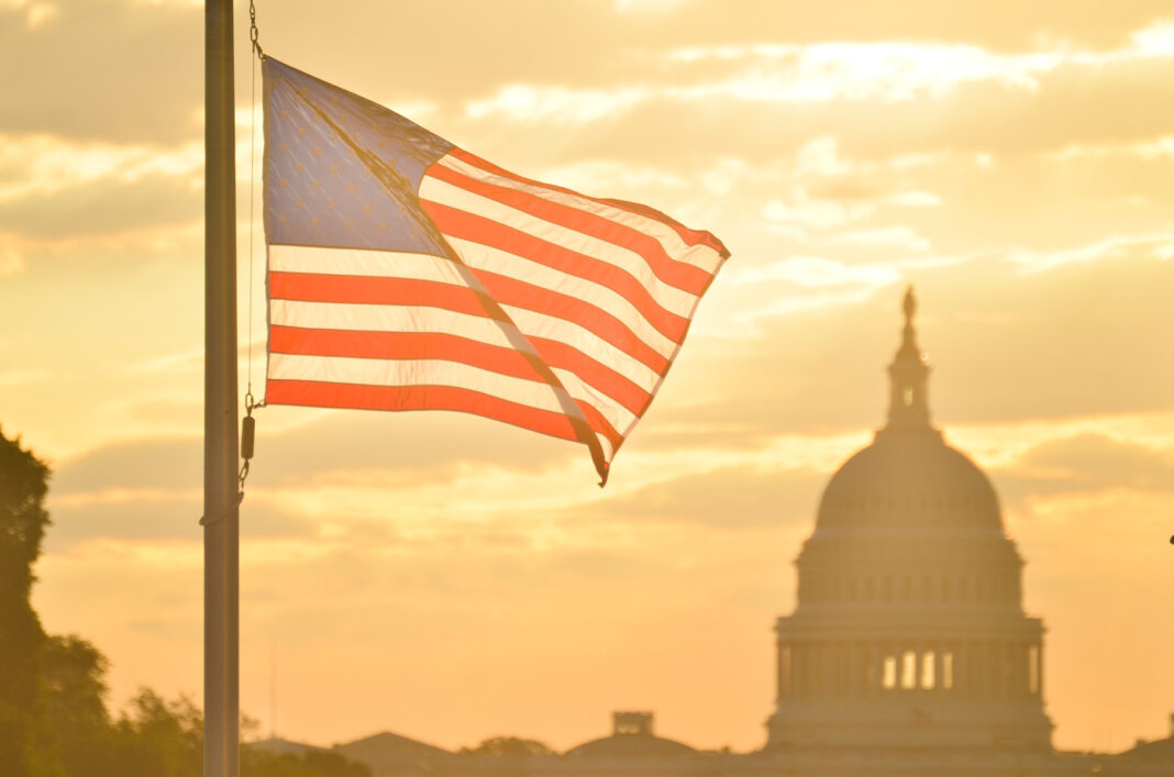 Un adept american al supremației rasei albe pledează vinovat pentru că a furnizat organizației Hezbollah o listă cu 35.000 de persoane legate de Israel / Înainte de a detona o bombă, Prater a pictat cu spray simbolul Gărzii de Fier în parcarea unui centru social din SUA