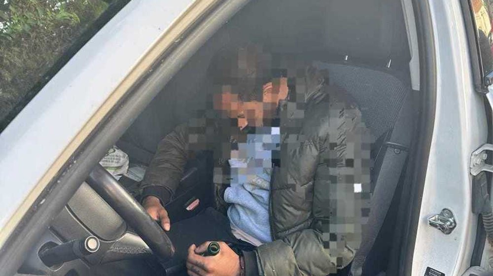 Un bărbat a adormit în maşina pe care voia să o jefuiască. El se afla sub control judiciar tot pentru furt din autoturisme