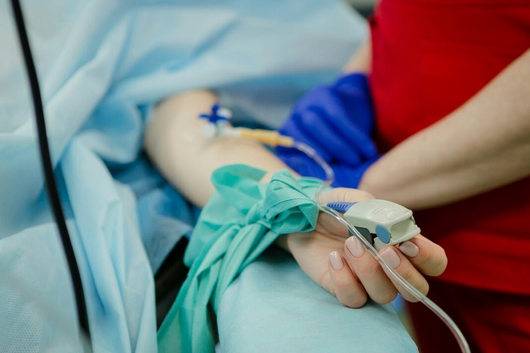 Un pacient din Norvegia, infectat cu HIV, a intrat în remisie după un transplant de măduvă împotriva cancerului de sânge cu care fusese diagnosticat / Se numără printre cele 10 persoane din lume considerate vindecate de virusul care provoacă SIDA