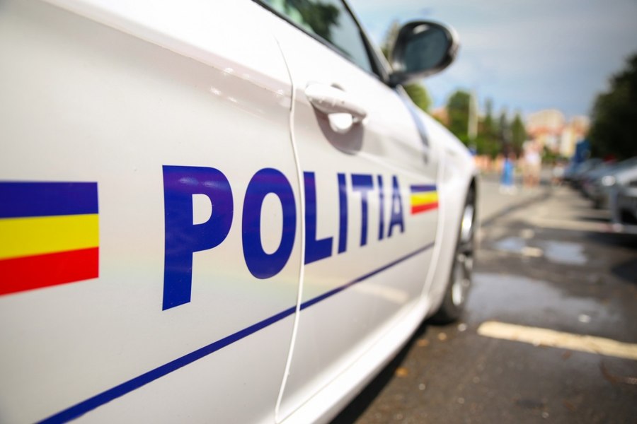 Un tânăr din Sălaj a pus la cale furtul propriului dar de nuntă. Soția a sunat la 112 după ce „hoții” au luat din casa lor 94.000 de lei