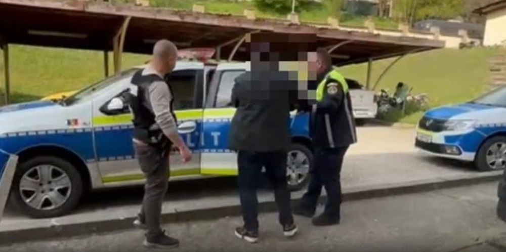 Urmărire ca în filme în Dolj. Un polițist a fost lovit în față de fratele unui șofer fără permis