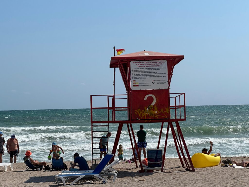 Vacanță de 1 Mai la mare și la munte / În Poiana Brașov, prețurile pentru o cameră pornesc de la puțin peste 700 lei / La Costinești, tarifele de cazare încep de la 600 de lei pe noapte