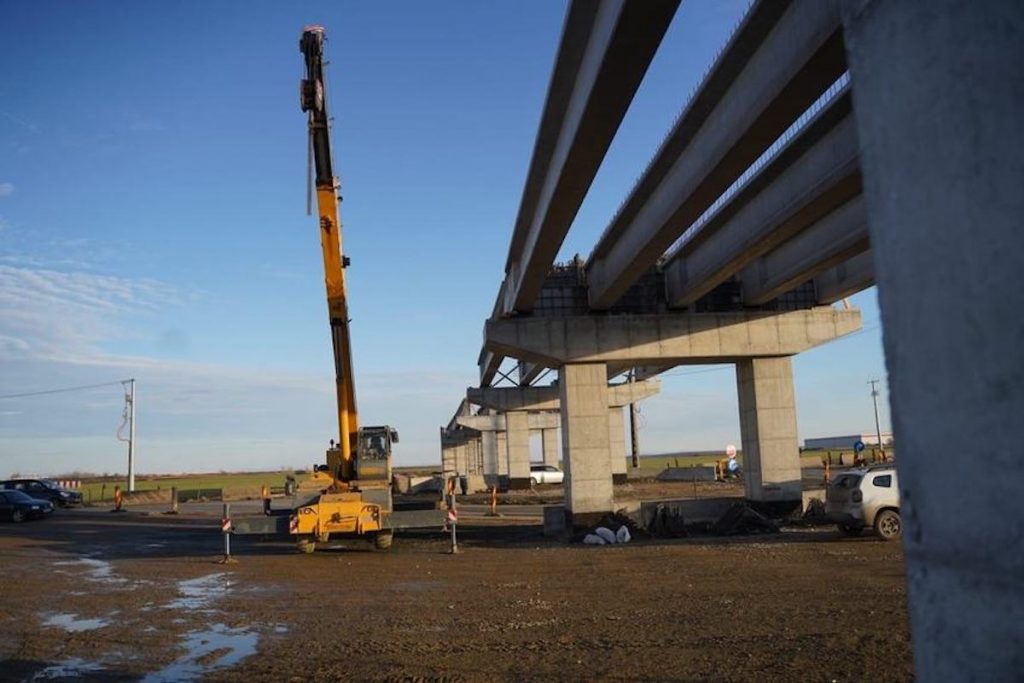 Vestigii romane descoperite pe șantierul Centurii de Vest Timișoara / Urme de locuire, inclusiv o vatră de foc amenajată sub podea / Pe același traseu au fost descoperite recent și urme din perioada sarmaților
