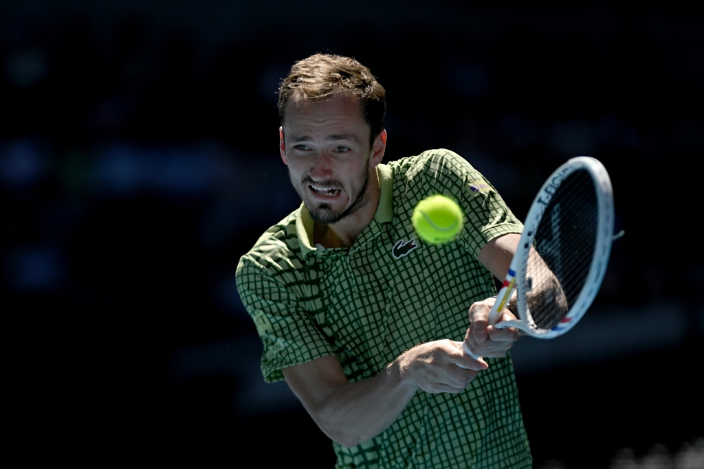 VIDEO Înfrângerea sezonului în tenis: Medvedev, fost lider ATP, învins la zero în doar 50 de minute
