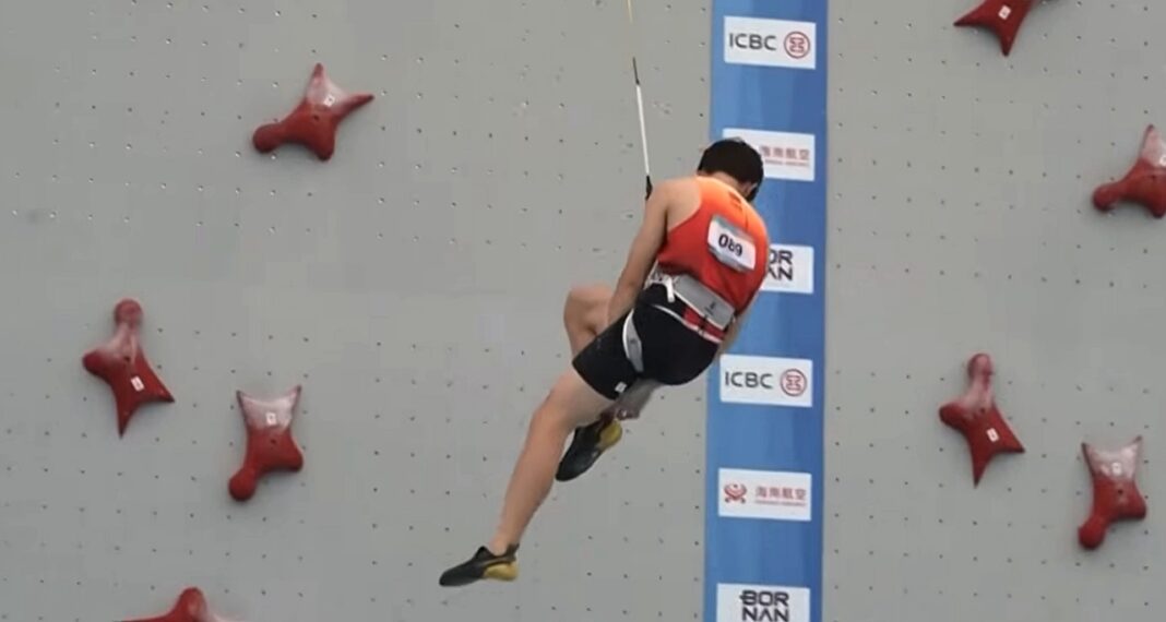 VIDEO: Spider-Man din China: Recordul mondial la escaladă a fost doborât de un sportiv de 16 ani