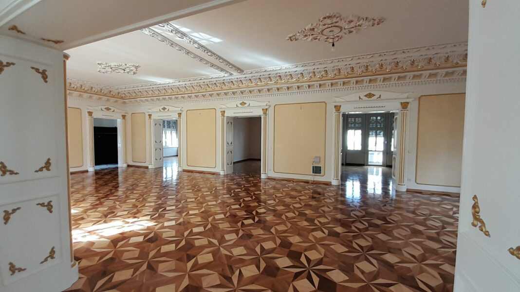 VIDEO&FOTO | Cum arată în interior palatul de pe Loga 52, retrocedat ilegal și recuperat de Primăria Timișoara în instanță / Dominic Fritz: „Este o zi mare pentru Timișoara”