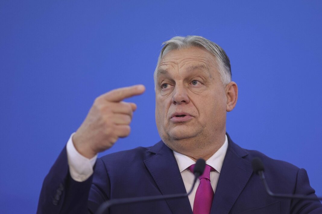 Viktor Orban şi-a prezentat demisia din funcţia de lider al Fidesz, dar partidul nu i-o acceptă