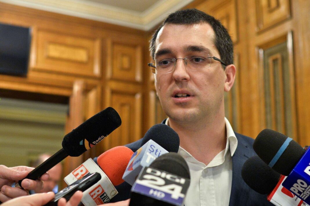 Vlad Voiculescu îl contrazice dur pe Alexandru Rogobete pe tema vaccinării