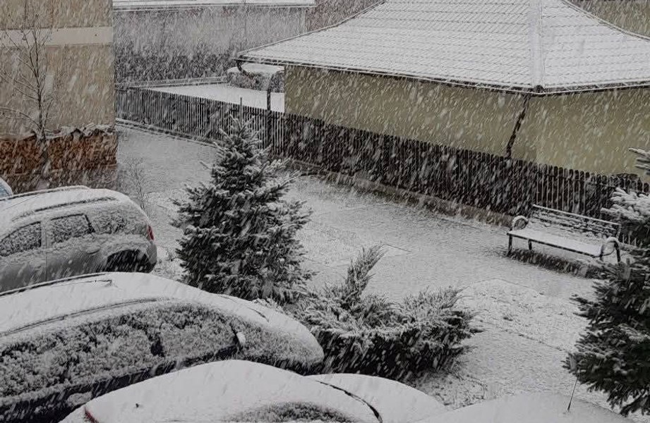 Vreme de iarnă în aprilie: temperaturi negative și ninsoare în zonele montane