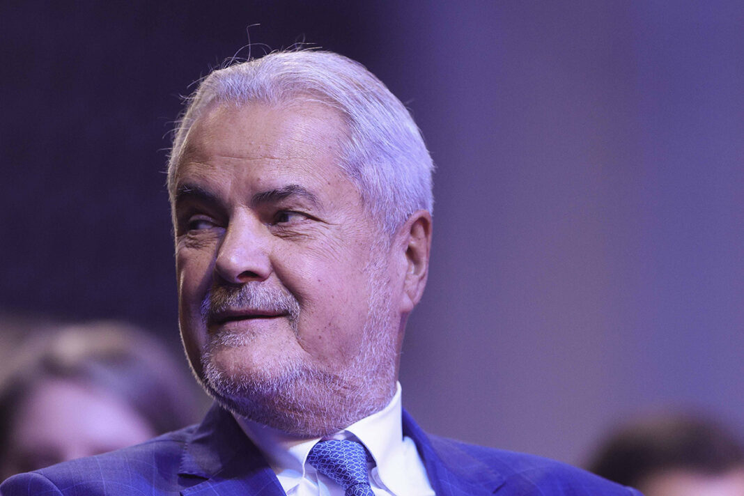 Bolojan îi ridică uneia dintre asociațiile lui Adrian Năstase statutul de utilitate publică / Adrian Năstase, fost lider PSD, a fost condamnat pentru coruție / S-a remarcat în ultimul timp prin mesajele sale de apropiere de China și Rusia