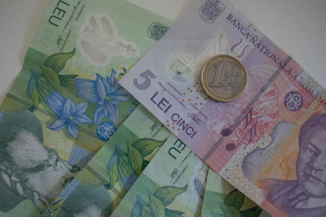 BREAKING | Curs BNR: Euro ajunge la 5,2688 lei, un nou nivel istoric. Pe interbancar, cursul de schimb se duce la 5,2999 lei/euro
