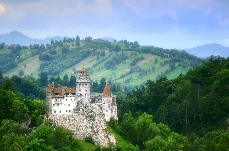 Castelul Bran trece sub control american: Omul care administrează averea lui Elvis Presley este noul acționar majoritar
