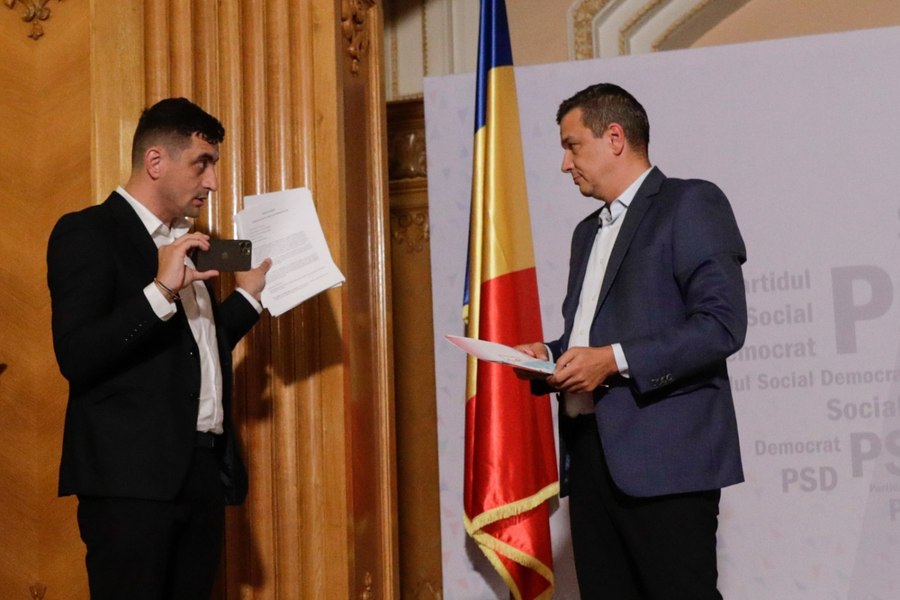 Ce ar putea obține partidele suveraniste în schimbul votării moțiunii: „Fiecare parlamentar de la aceste partide are o soție, soț, copil”