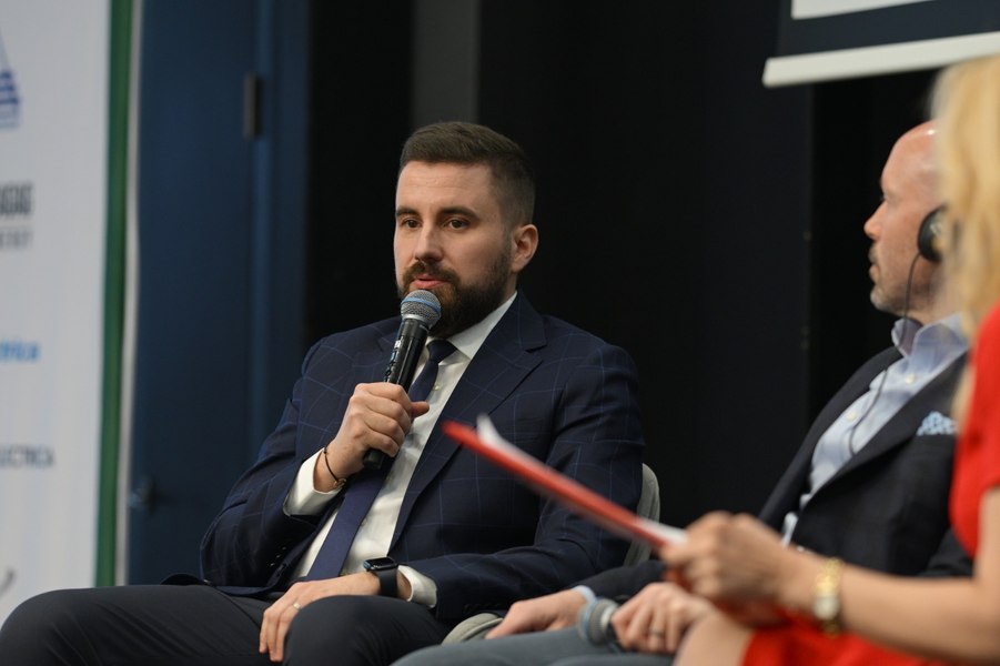 Ce economii se pot face datorită energiei regenerabile și ce înseamă principiul ,,Efficiency First