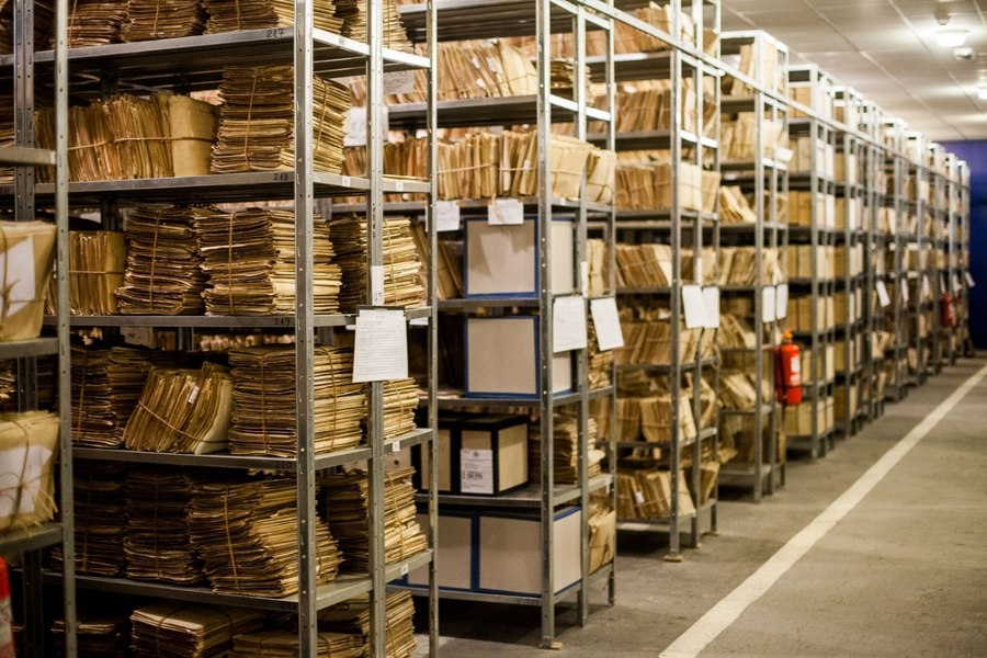 Ce vom afla din desecretizarea celor 5.000 de dosare despre anii '90. Miza declasificării a 100 de metri de istorie a României