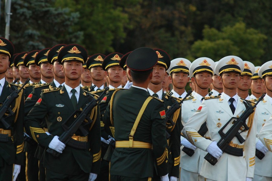 China a condamnat la moarte cu suspendare doi foști miniștri ai apărării