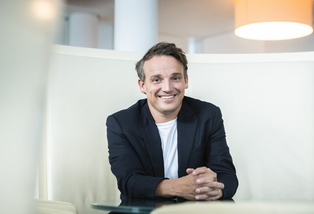 Christian Klein, CEO al SAP, cea mai mare companie de tehnologie din Europa, pentru ZF: Nu trebuie să mergi în SUA ca să găseşti cei mai buni oameni. Avem talente foarte bune în inteligenţa artificială în toată Europa şi în România, de aceea investim aici