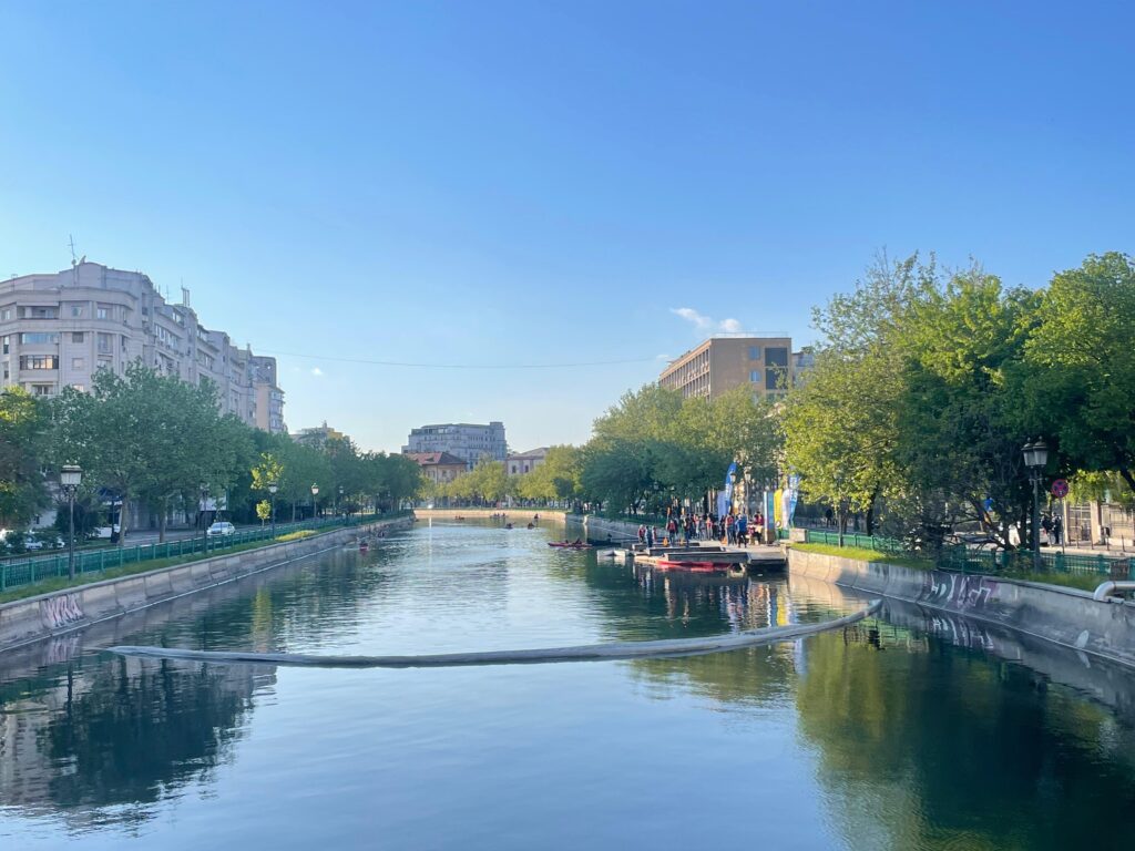 Ciucu vrea ca râul Dâmbovița să devină un „coridor-parc” al Bucureștiului, o atracție în sine | „Să ai acces la apă într-un oraș este o binecuvântare” / Exemplul Senei din Paris