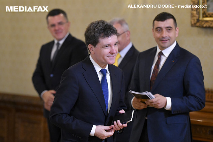 Consultări la Cotroceni pentru formarea unui nou Guvern. PSD: Nu mai putem avea un guvern cu Ilie Bolojan prim-ministru. AUR: Am cerut mandat pentru formarea noii guvernării. USR: Dacă PSD găseşte o majoritate, noi vom intra în opoziţie. Bolojan: PNL nu va mai susţine şi nu va mai participa la un guvern în care se va regăsi PSD