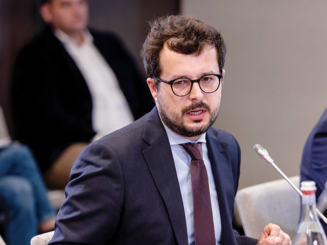 Criza politică riscă să coste România 100 de miliarde de lei: Concordia cere urgent formarea unui nou guvern pentru salvarea fondurilor europene şi a ratingului de ţară