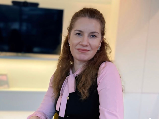 Cum merge implementarea transparenţei salariale în România Raluca Niţă, Randstad România: Aproximativ 15-20% dintre angajatori au procese complet funcţionale care să susţină transparenţa totală chiar acum. Majoritatea sunt în faza de tatonare sau de colectare a datelor