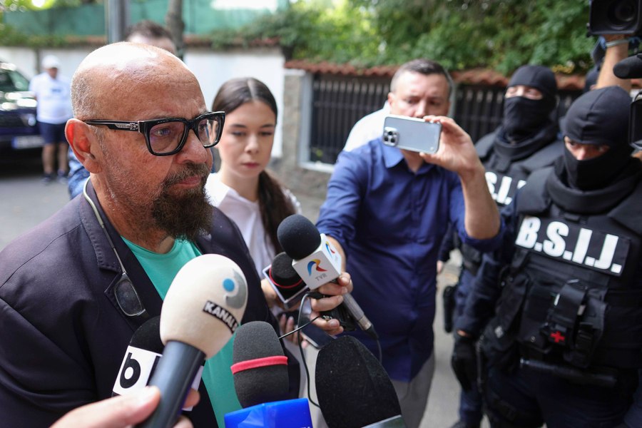 Decizia definitivă a instanței: Cristian Popescu Piedone va fi judecat pentru corupție în dosarul hotelului din Sinaia