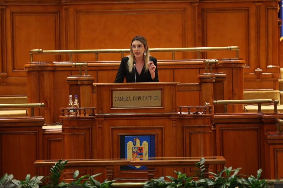 Diana Buzoianu, despre moțiunea de cenzură: „Am o veste proastă - românii plătesc deja pentru această criză politică fabricată”