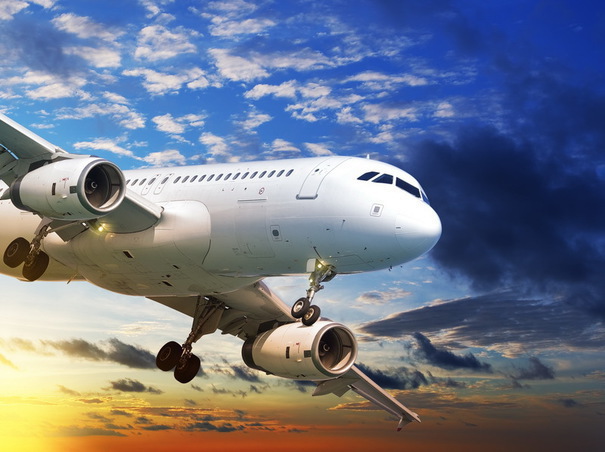 După ce creditorii şi guvernul SUA nu s-au înţeles în privinţa pachetului de salvare de 500 mil. dolari, compania aeriană low-cost Spirit îşi întrerupe zboruile de luni, iar aproape 18.000 de oameni au joburile cu semnul întrebării