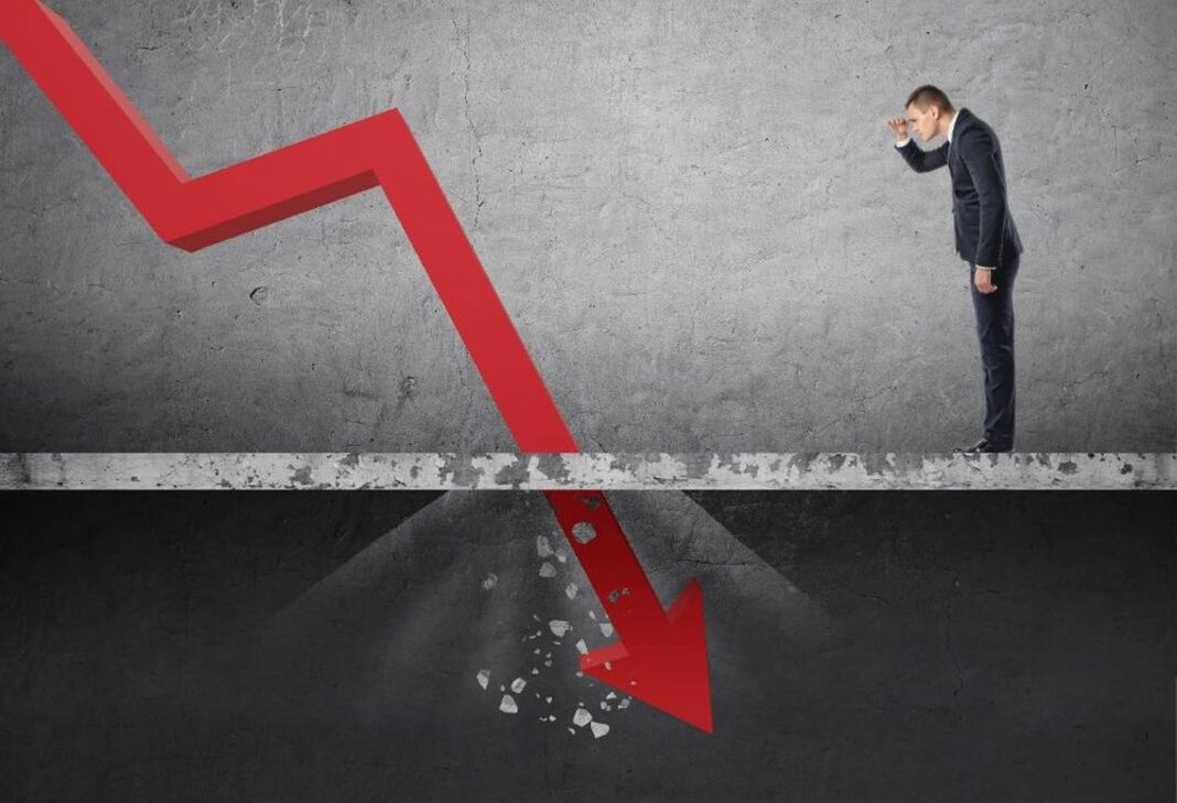Economia României, sub presiune, dar fără riscul unei crize majore ca în 2009-2010, spun experții