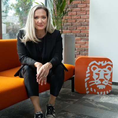 Eleni Skoura, şefa operaţiunilor de retail de la ING Bank România, părăseşte funcţia după cinci ani. „Un nou parcurs internaţional, plin de entuziasm, va începe în curând, într-o nouă organizaţie şi într-o nouă ţară”