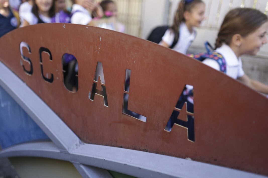 Elevii dau proba la Limba română la Evaluarea Naţională la clasa a IV-a