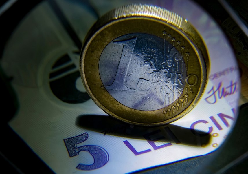 Euro depășește pragul psihologic de 5,20 lei - nou record istoric