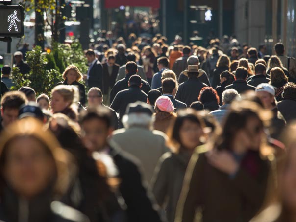 Eurobarometru 2026: Românii, mai încrezători în UE decât în instituţiile proprii