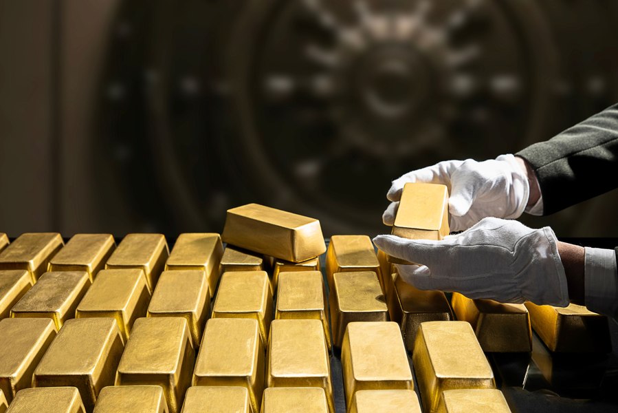 Fraudă de proporții cu aur. Opt firme din Prahova au topit 12 kg de lingouri și le-au vândut fără autorizație