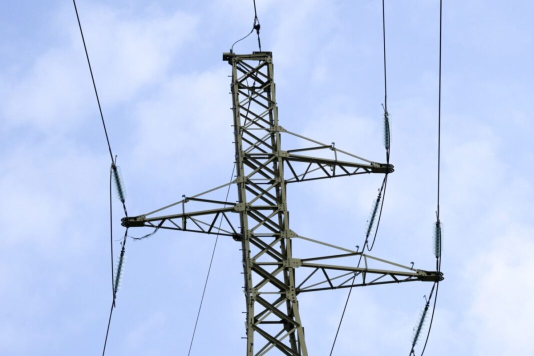 Guvernul Bolojan a ratat să schimbe regulile pentru „băieții deștepți” din energie / Ordonanța care creștea garanțiile pentru ATR nu poate fi publicată în Monitorul Oficial. Avizul Consiliului Legislativ, deși consultativ, a venit prea târziu, după ce Executivul a fost demis